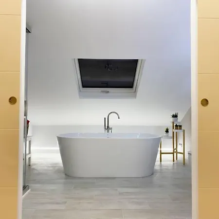 Atico Dalai - Escapada Romantica Con Jacuzzi Y Terraza Privada * Vilanova de Arousa
